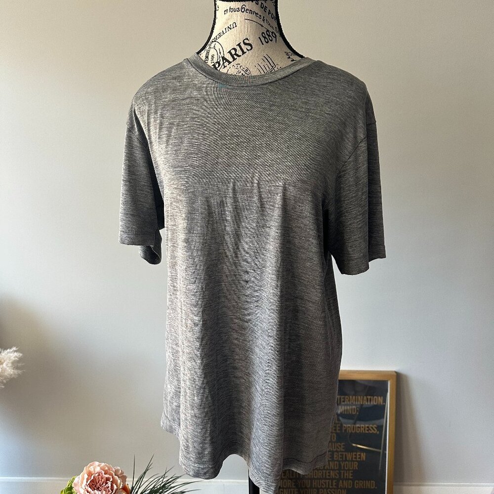 Men's Heather Grey Crew Neck T-Shirt – Soft and Lightweight, Size M